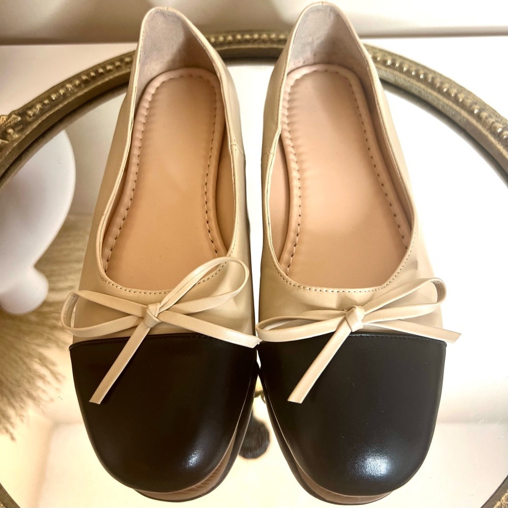 NWOT Cap Toe Ballet Flats Size 6
